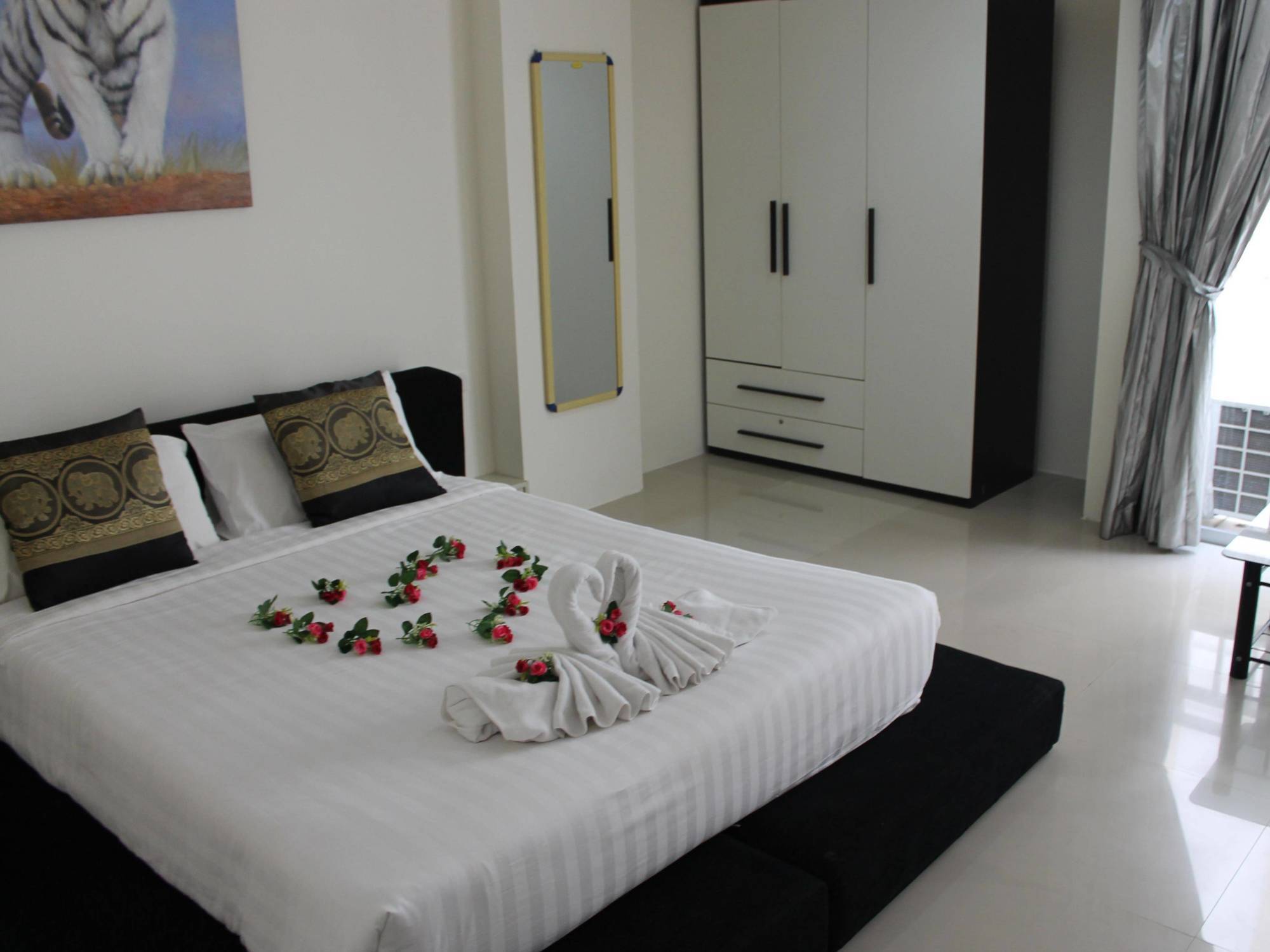 Lars-Lita Residence Patong Exteriér fotografie